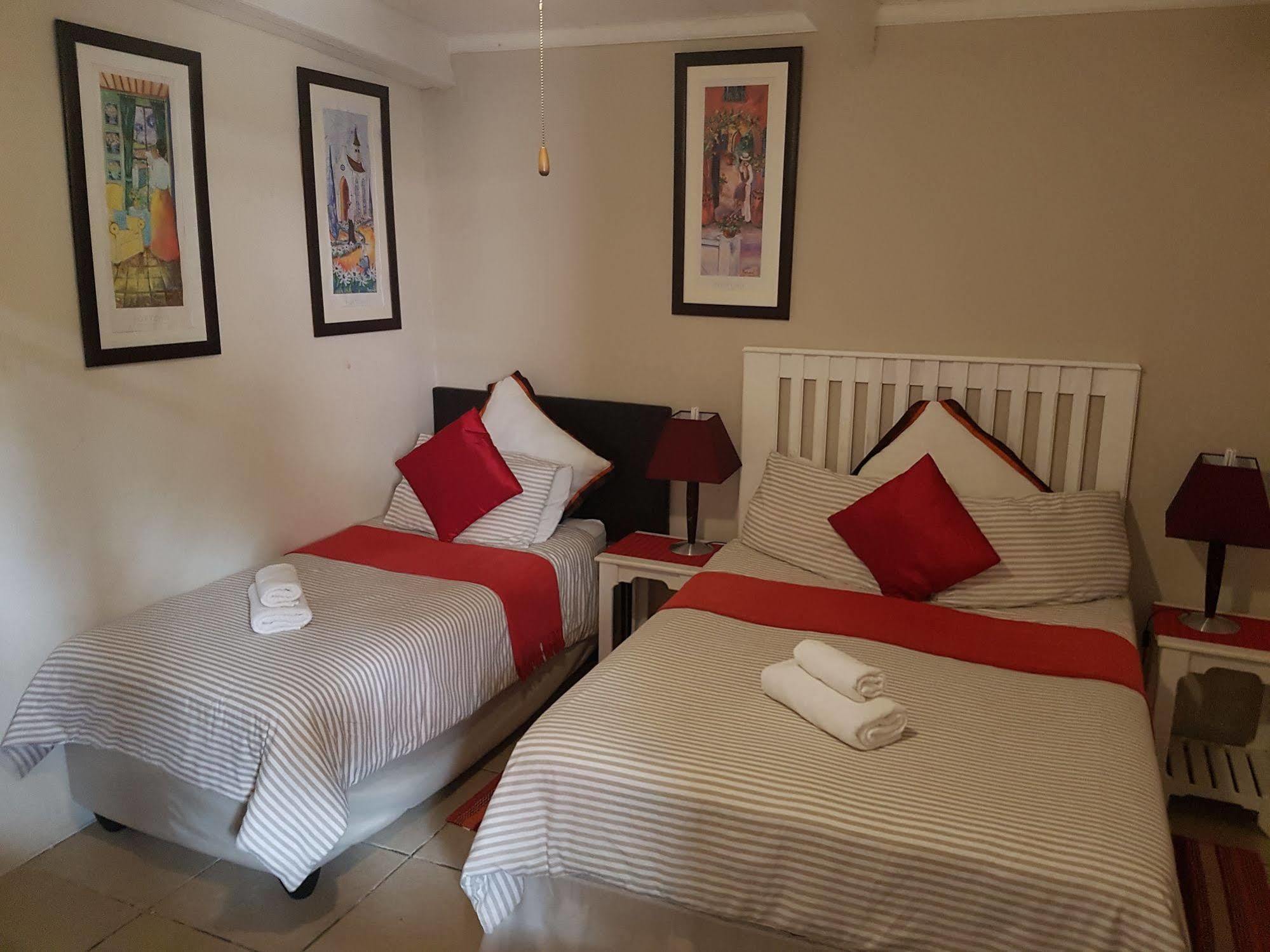 Flametree Guesthouse スウェレンダム エクステリア 写真